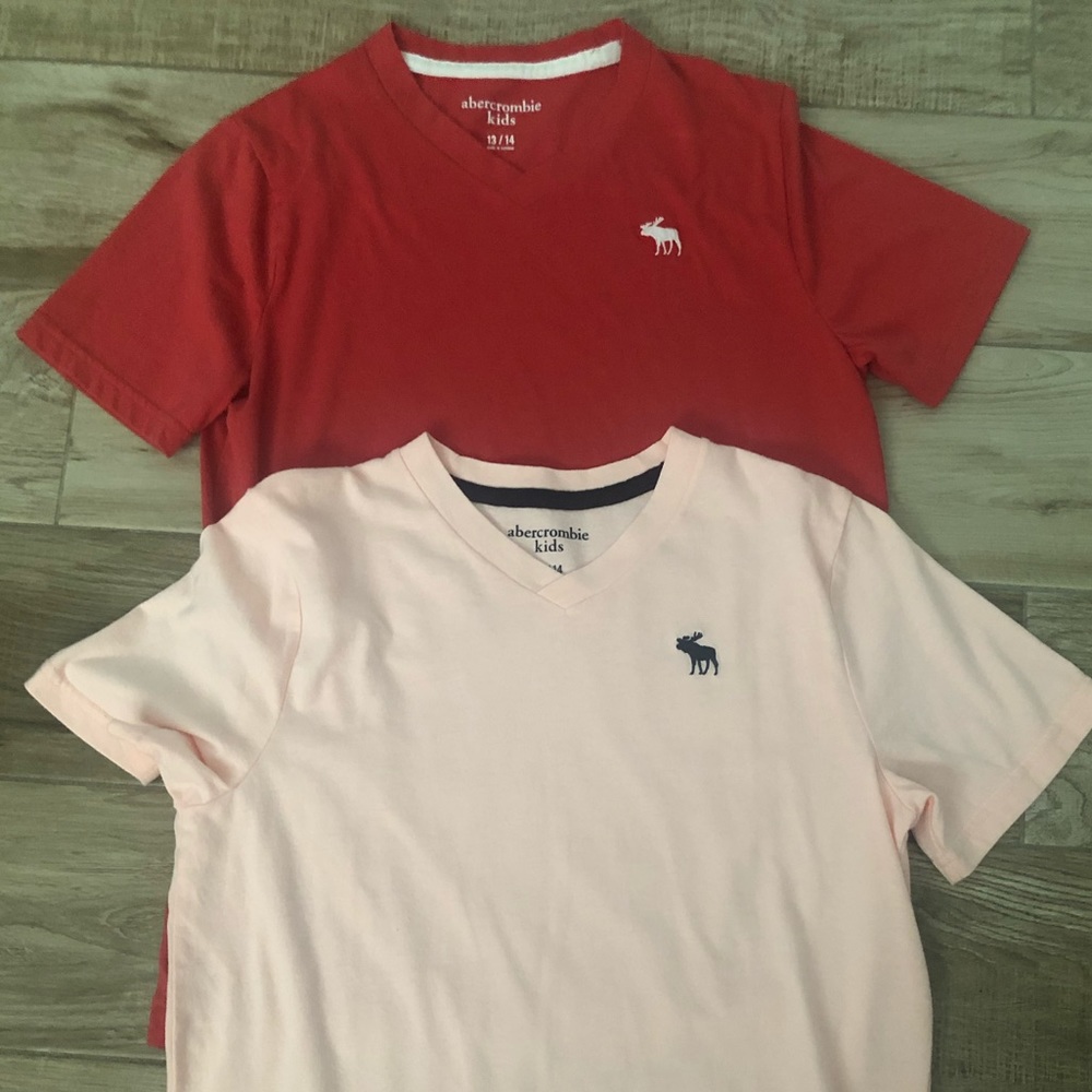 Boys Abercrombie T-shirts V-Neck Size M(13-14)